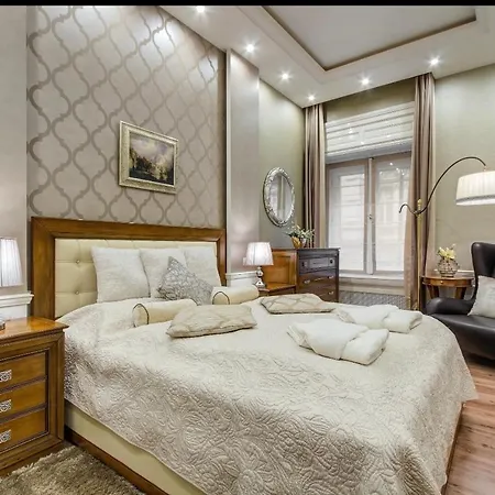 Downtown Royal De Lux Apartment