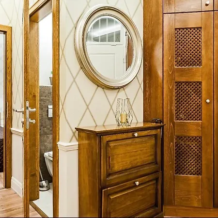 Apartment Downtown Royal De Lux *