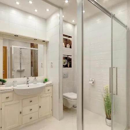 Downtown Royal De Lux Apartment Budapest