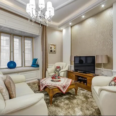 Downtown Royal De Lux *