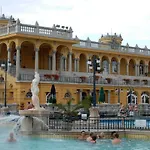 Downtown Royal De Lux